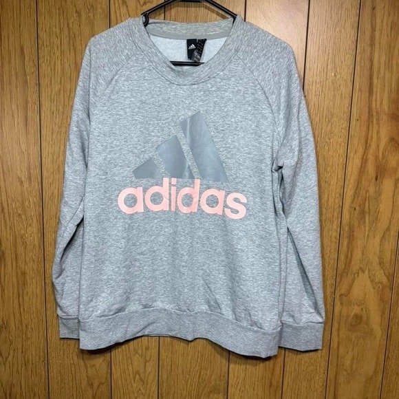 adidas Tops - Grey‎ Adidas crewneck sweatshirt Size Large